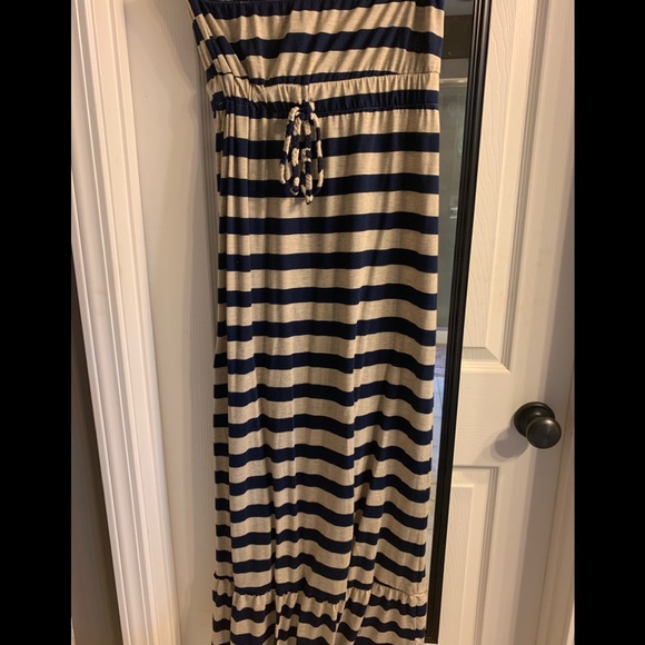 Maxi dress - Picture 1 of 4